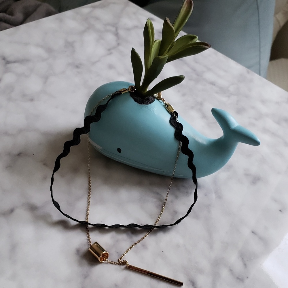 🌸Black + Gold Choker